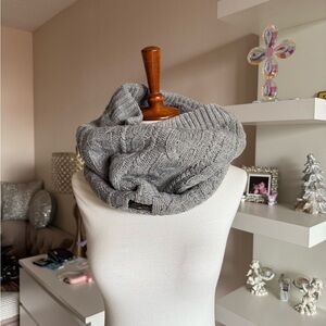 Heritage Gray Cable Knit Scarf